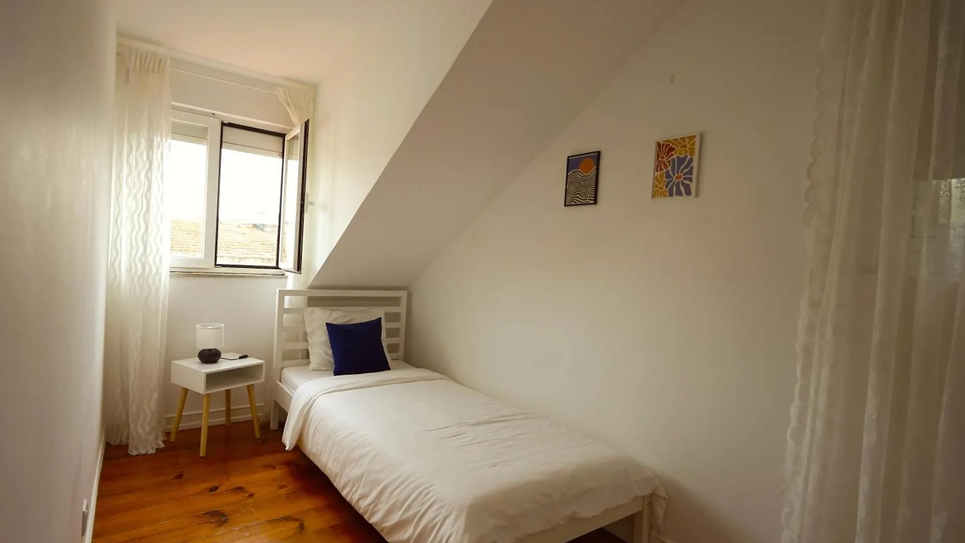 Cruz Cozy Apartment 3º Lisbon Portugal