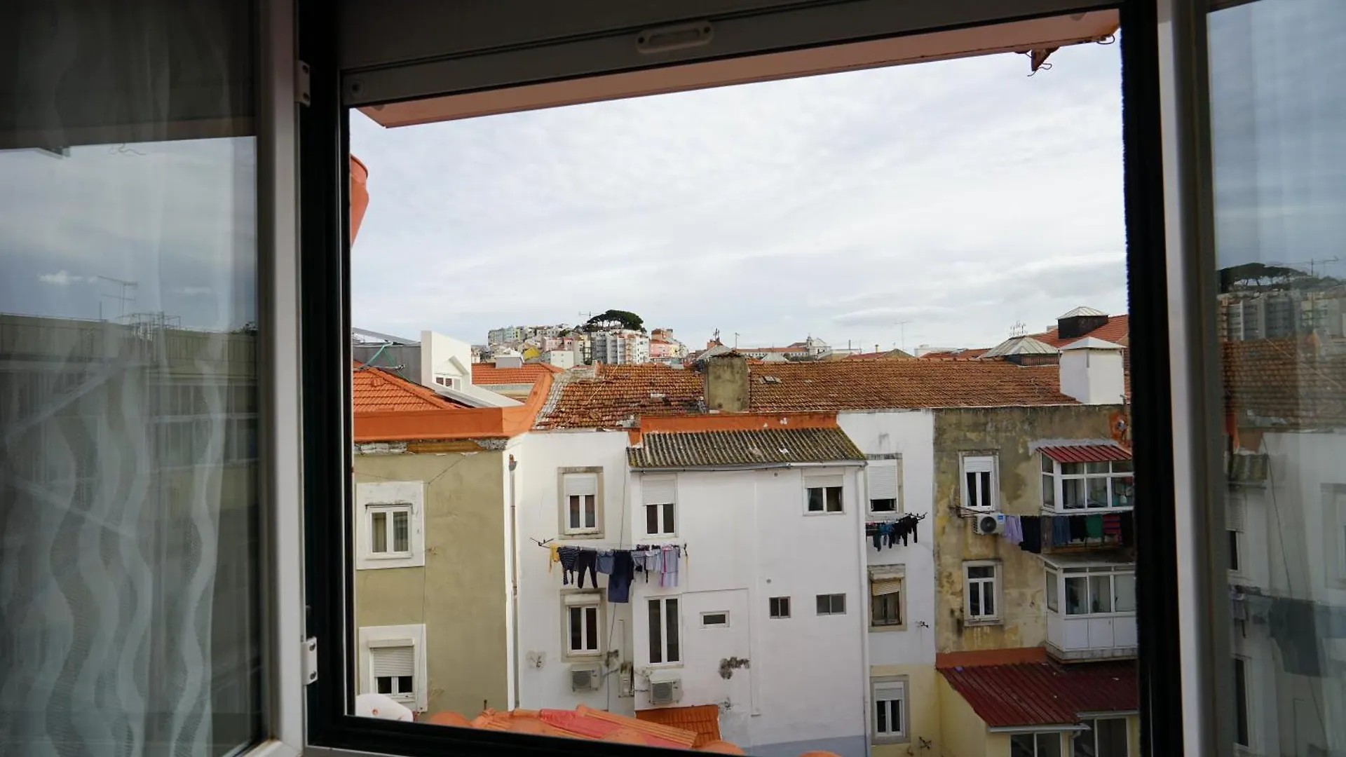 Cruz Cozy Apartment 3º Lisbon Portugal
