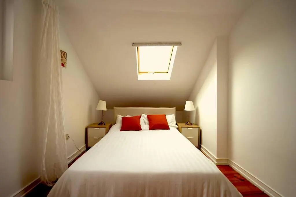 Cruz Cozy Apartment 3º Lisbon