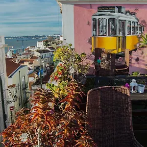 Alfama Patio Lisbona